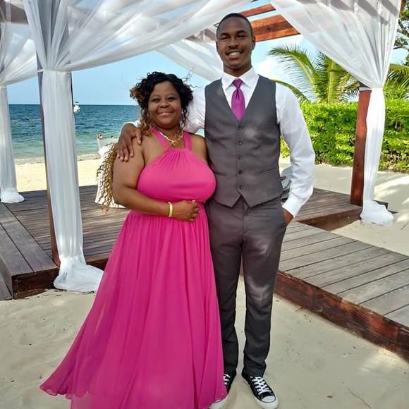 Meet your Posher, Sharon - Picture 1 of 1